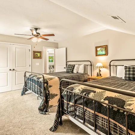 Shady Pines Villa